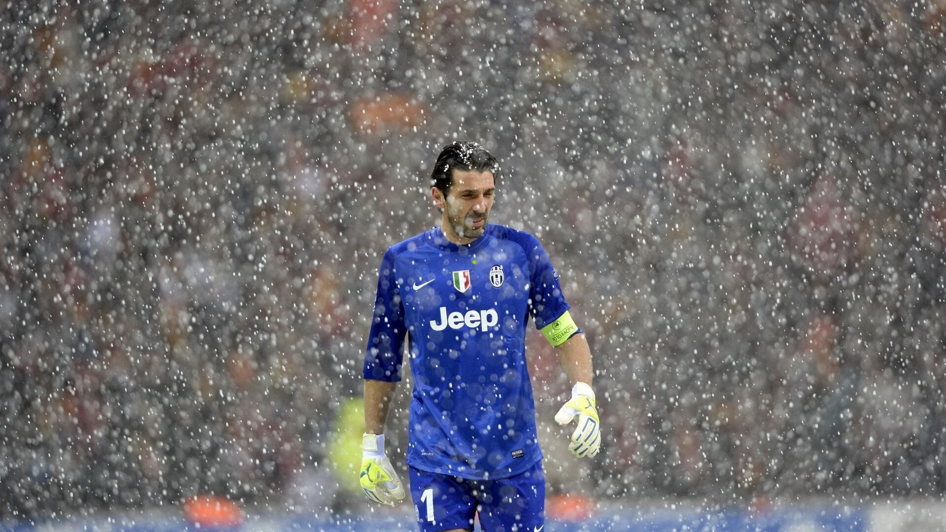 国安全队长途飞行逾十小时抵达悉尼 备战关键赛事开启海外征程